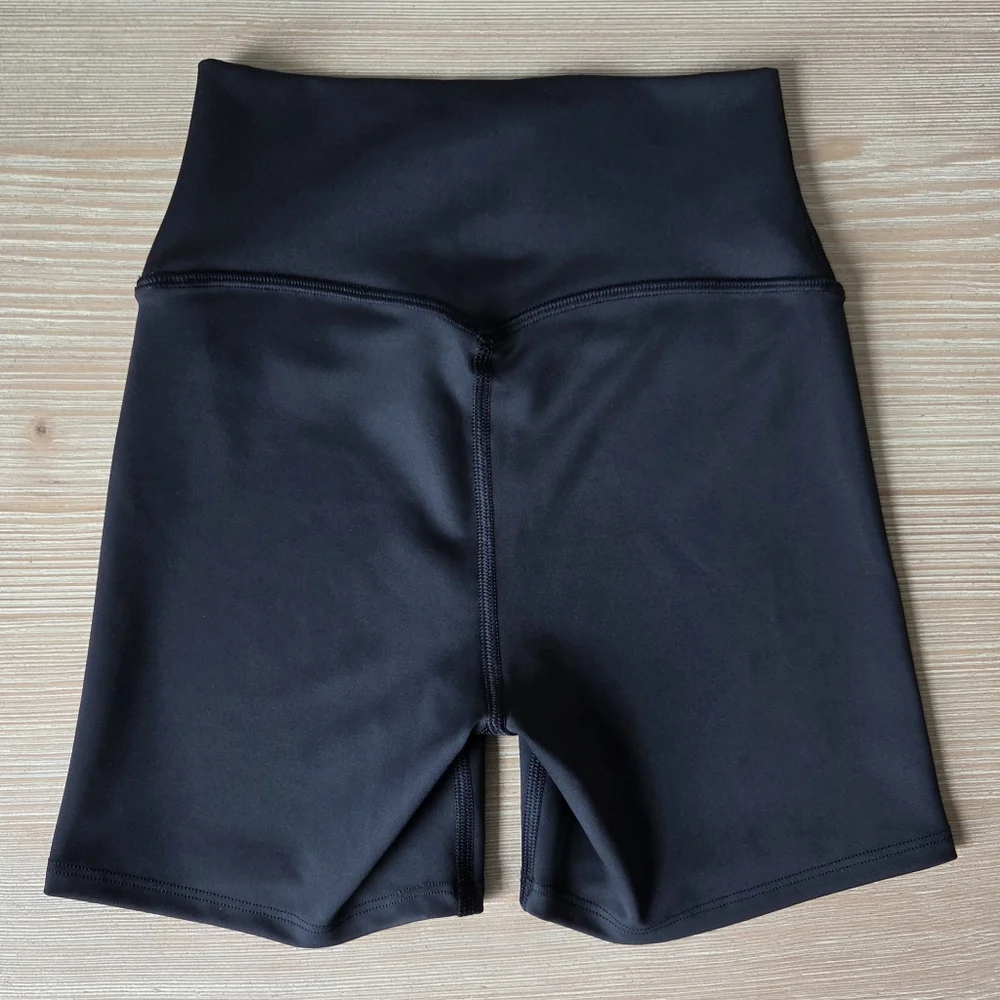 Alo Yoga Black 5 Inch Airlift Energy Shorts High Waist Womens Size XS - Picture 4 of 6